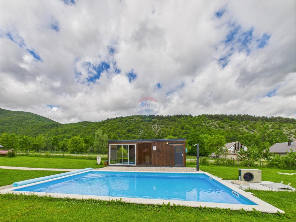 Hiša Centar, Gospić, 290m2