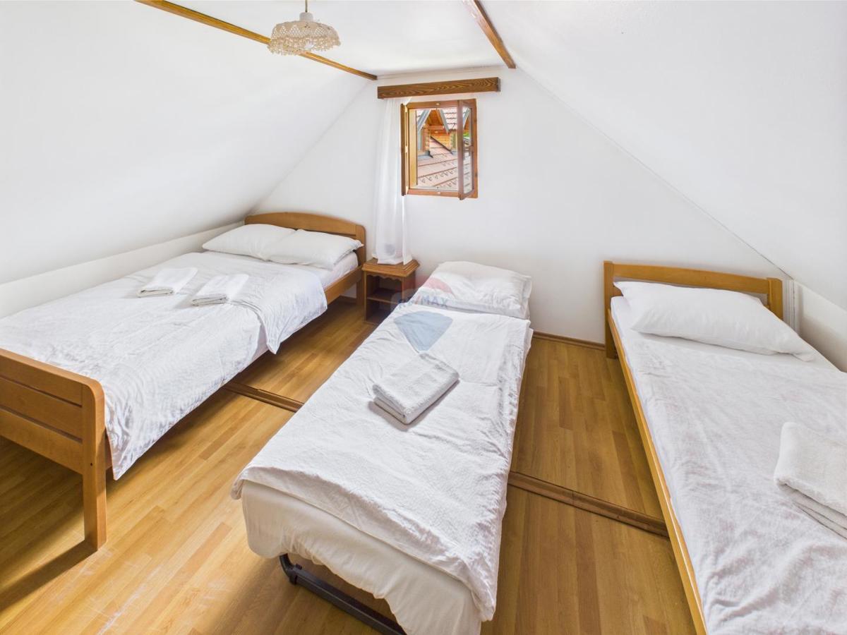Hiša Centar, Gospić, 290m2