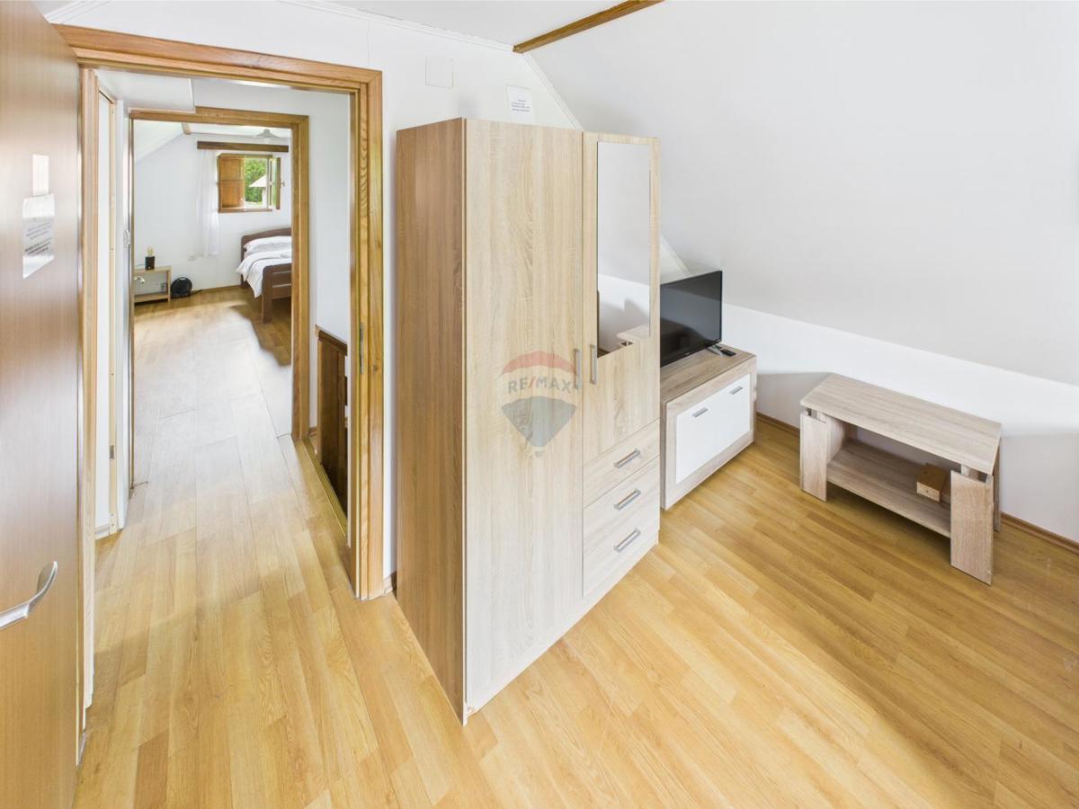 Hiša Centar, Gospić, 290m2