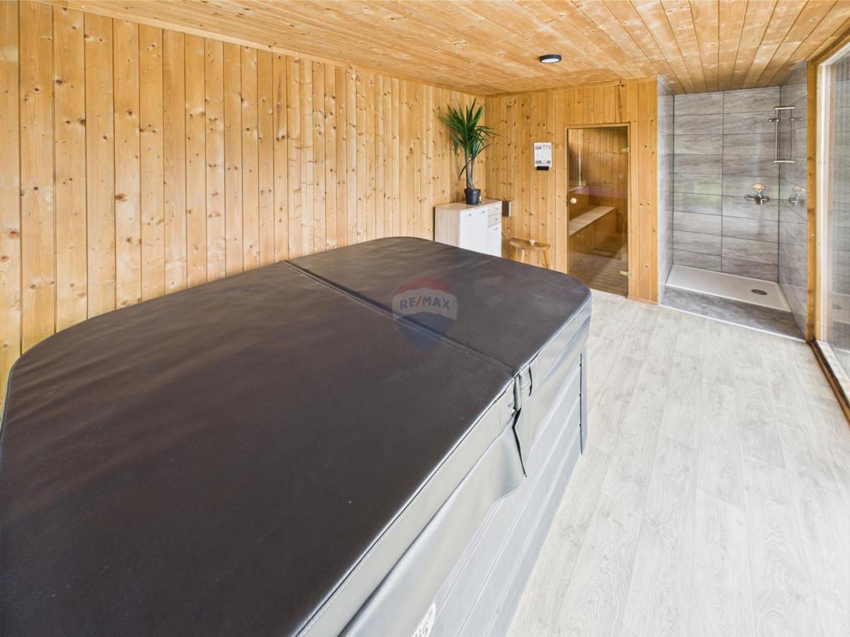 Hiša Centar, Gospić, 290m2