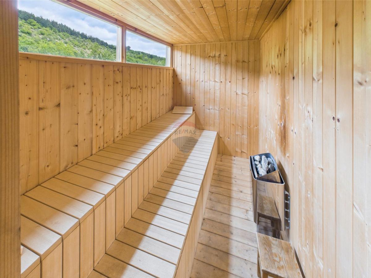 Hiša Centar, Gospić, 290m2