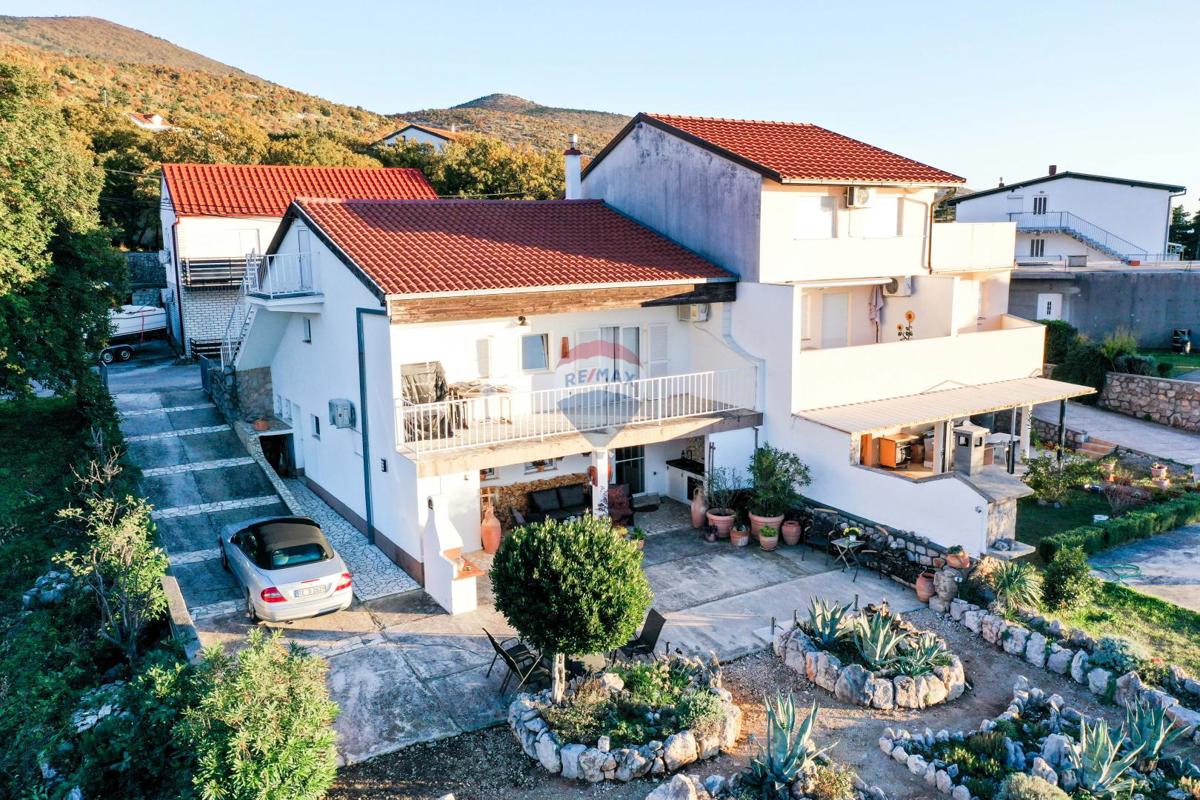 Hiša Klenovica, Novi Vinodolski, 191m2