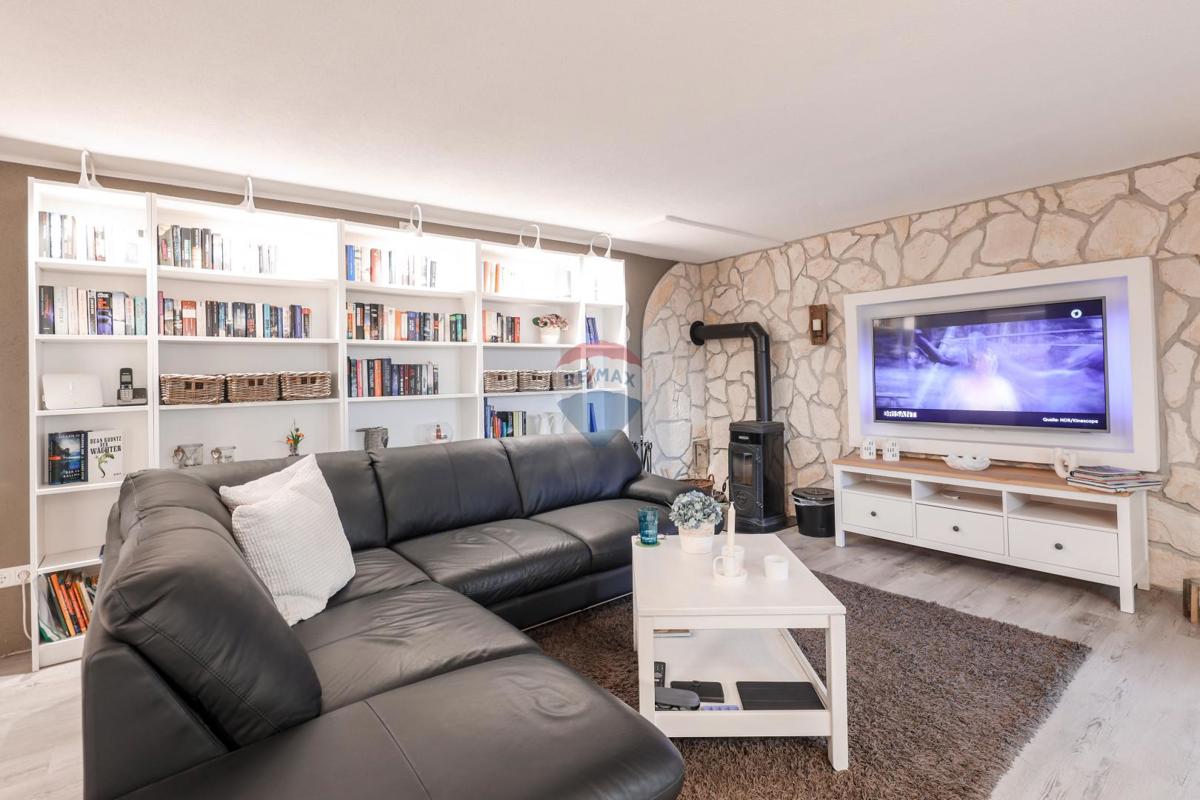 Hiša Klenovica, Novi Vinodolski, 191m2