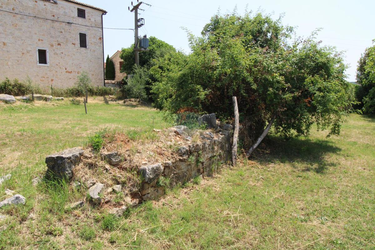 Stavbno zemljišče Barat, Višnjan, 1.222m2
