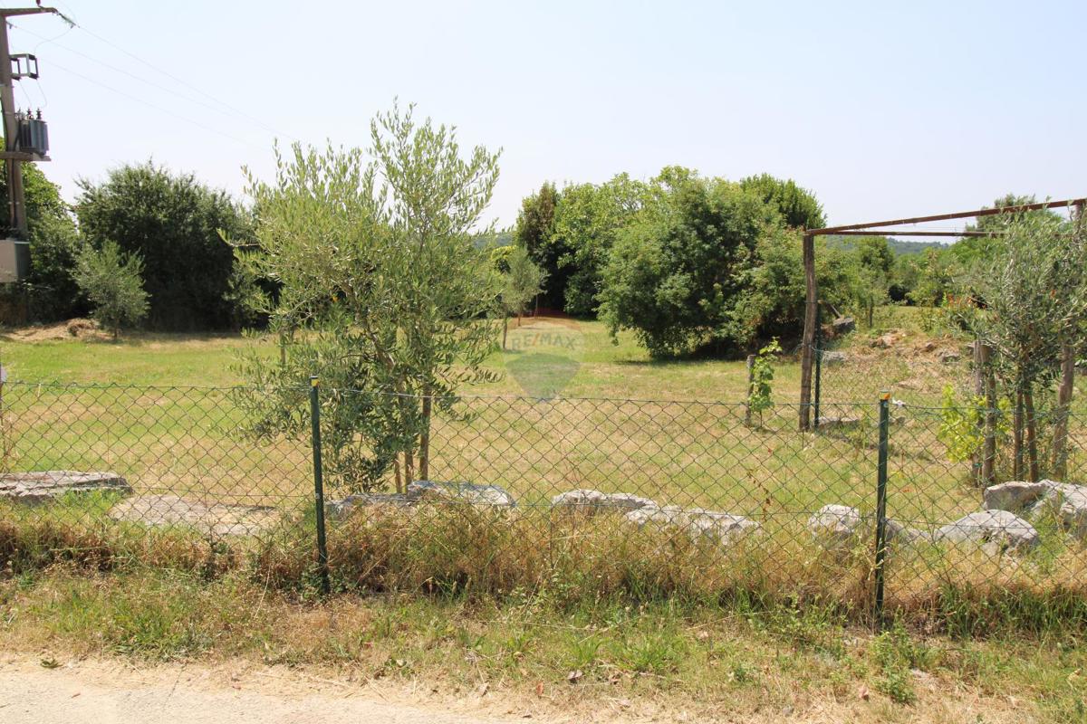Stavbno zemljišče Barat, Višnjan, 1.222m2