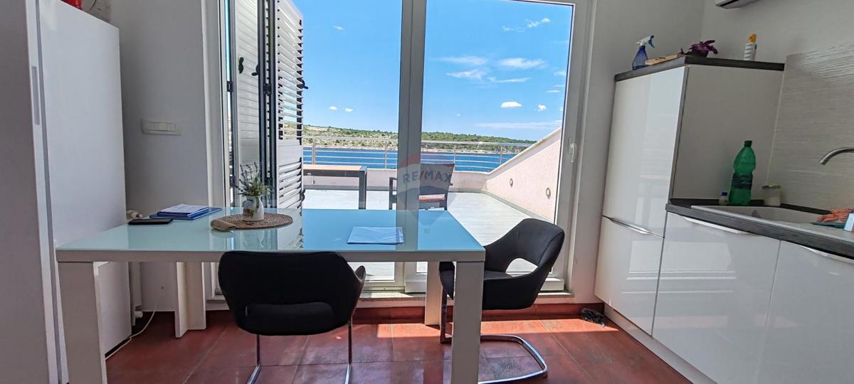 Stanovanje/Apartma Barbat na Rabu, Rab, 65m2