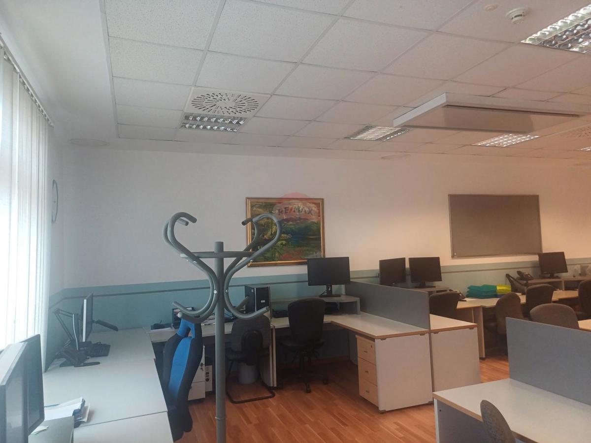 Poslovni prostori Vidikovac, Pula, 137,66m2