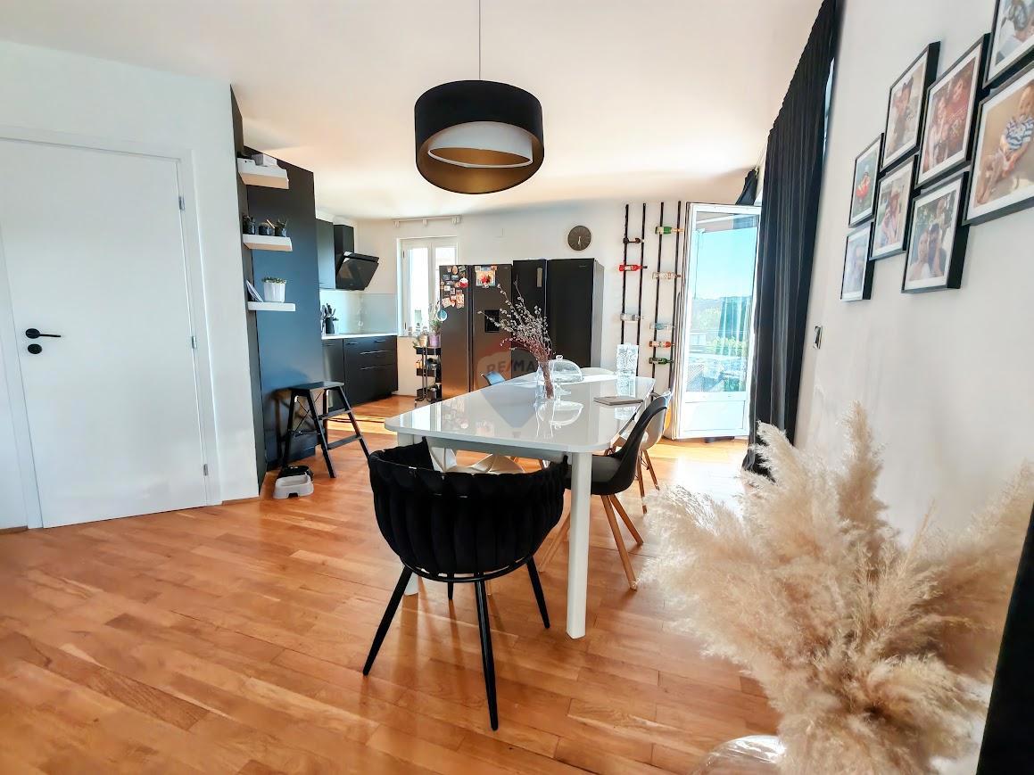 Stanovanje/Apartma Grabrik, Karlovac, 115m2