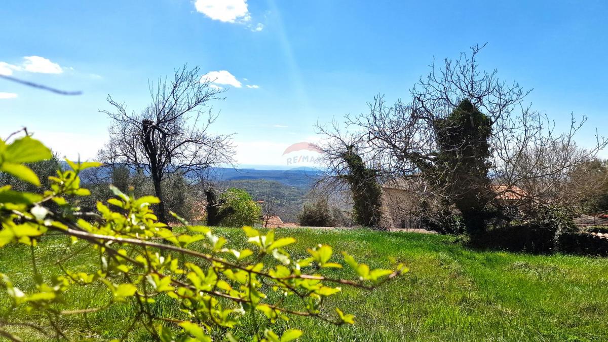 Stavbno zemljišče Krasica, Buje, 898m2
