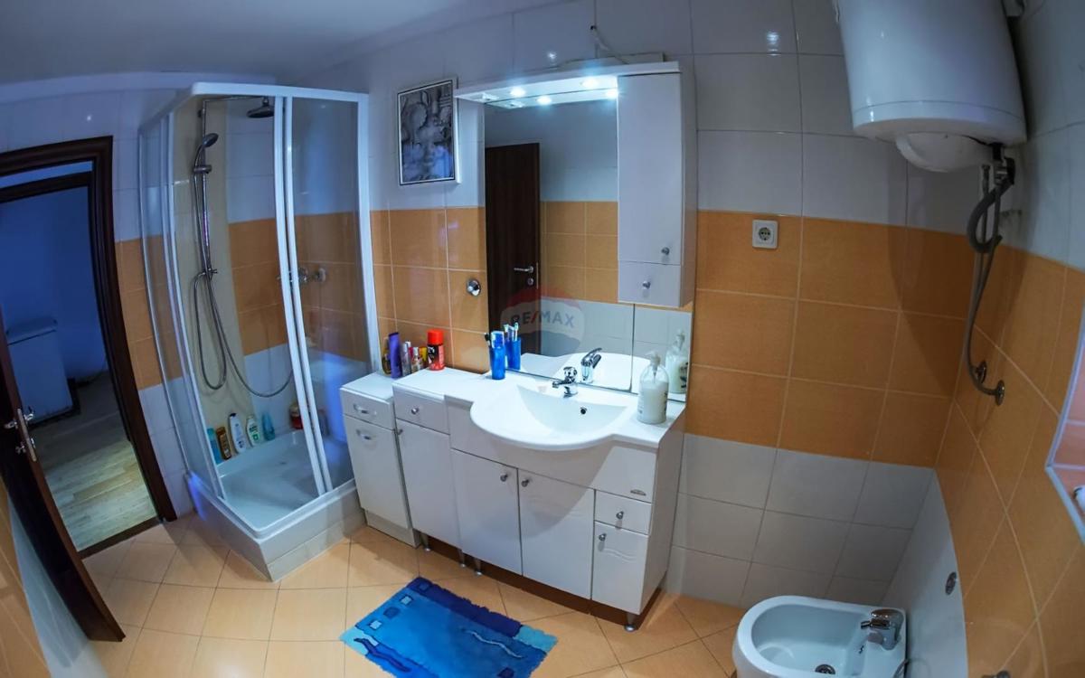 Hiša Karlobag, 260m2