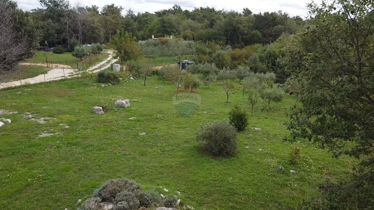 Stavbno zemljišče Kadumi, Poreč, 1.920m2