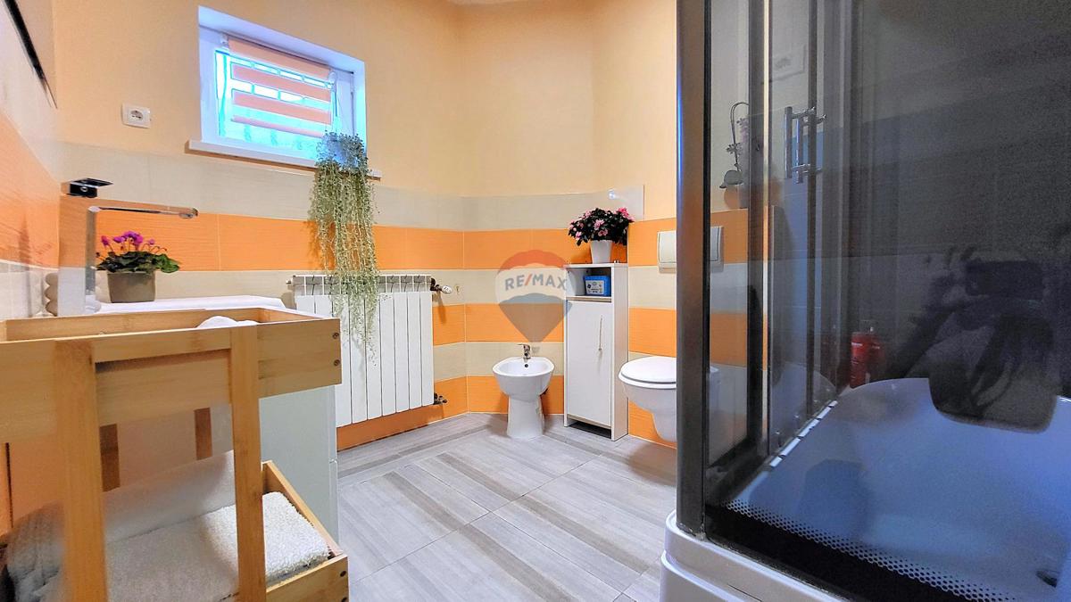 Stanovanje/Apartma Kaštel, Buje, 140,19m2