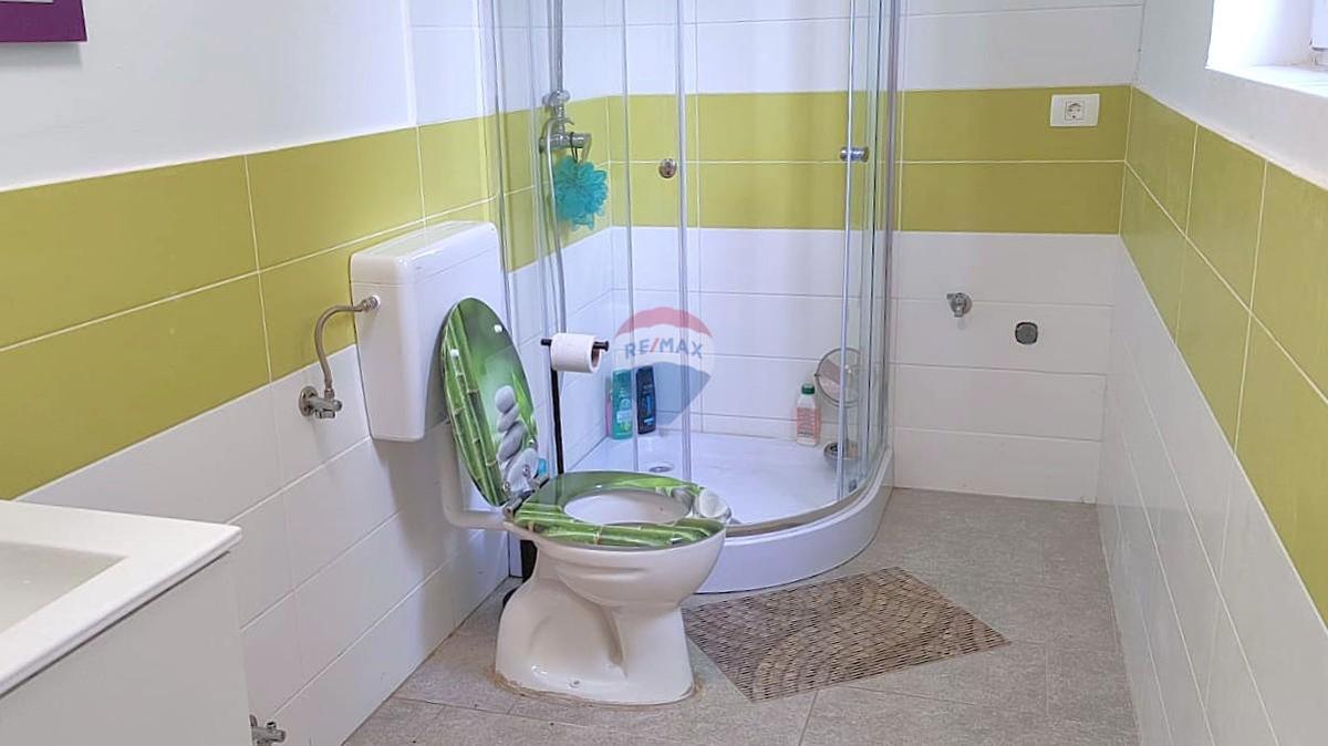 Stanovanje/Apartma Kaštel, Buje, 140,19m2