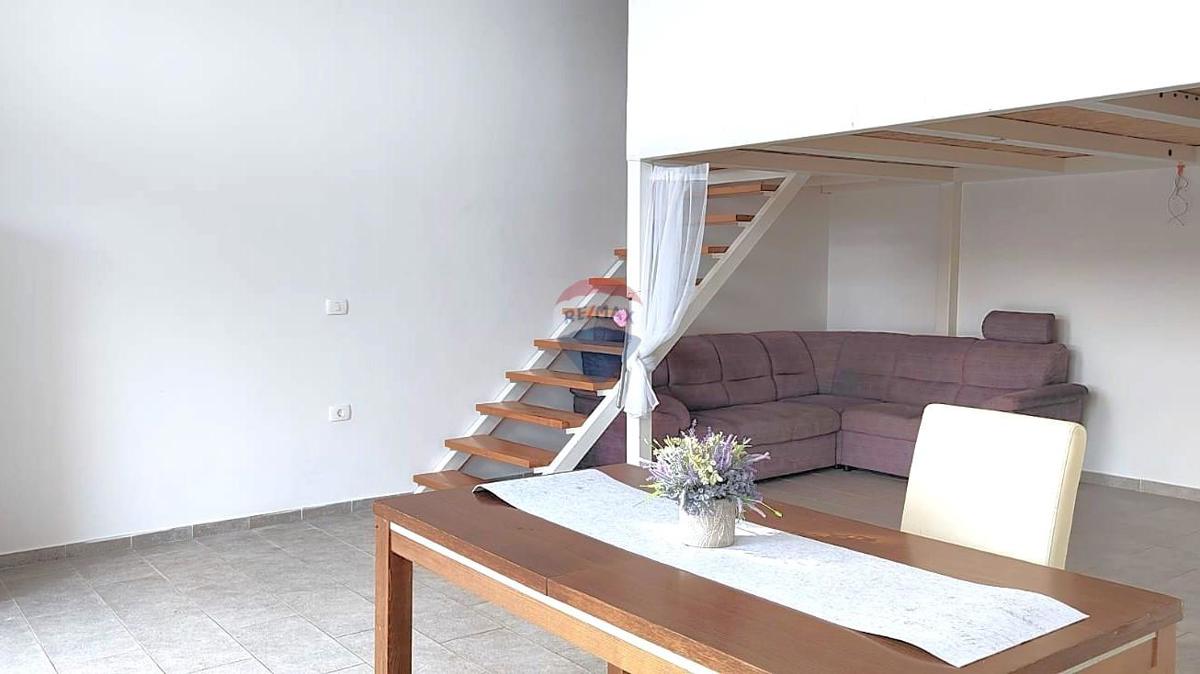Stanovanje/Apartma Kaštel, Buje, 140,19m2