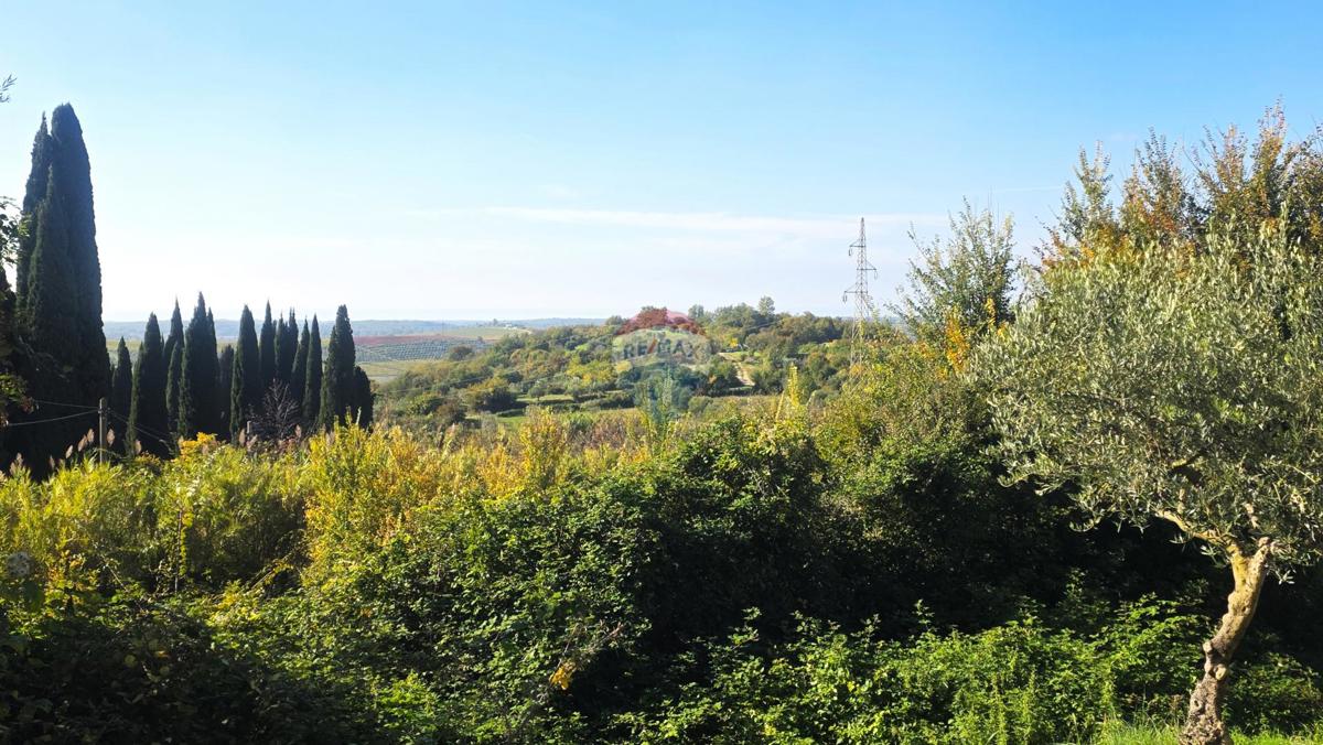 Stavbno zemljišče Buje, 903m2