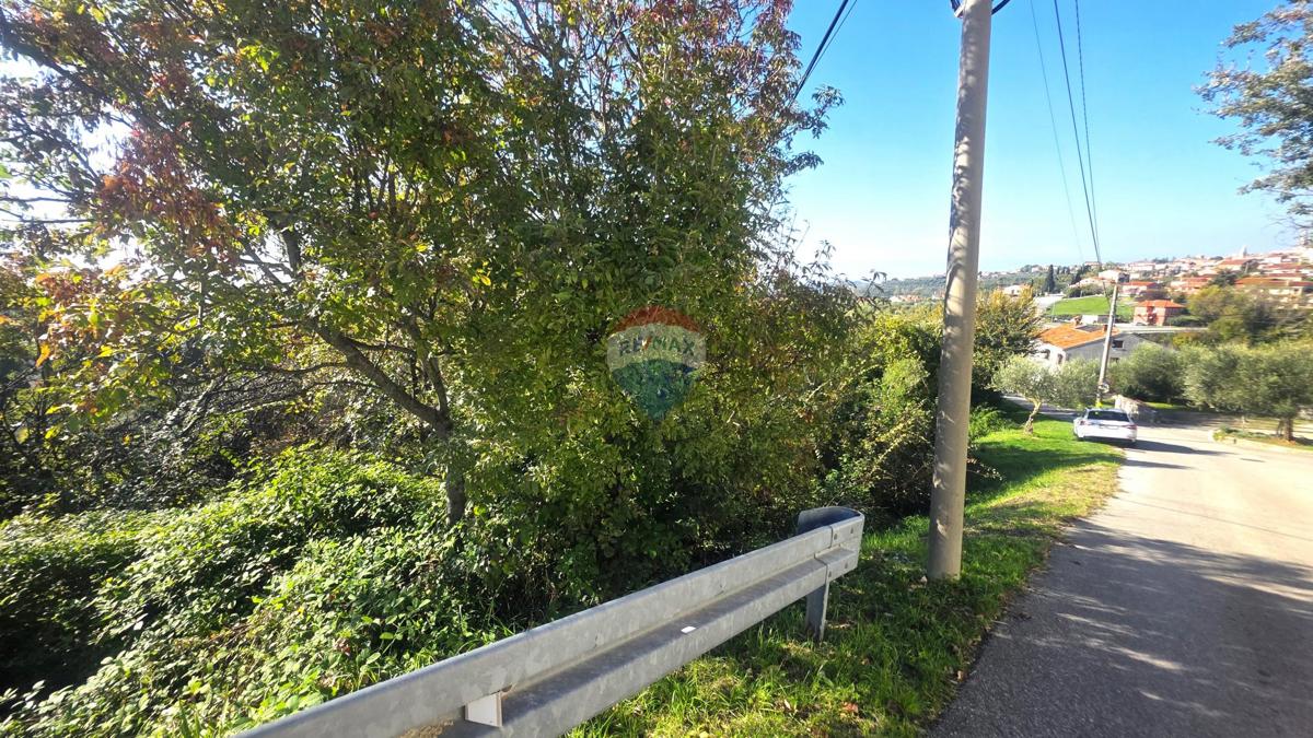 Stavbno zemljišče Buje, 903m2