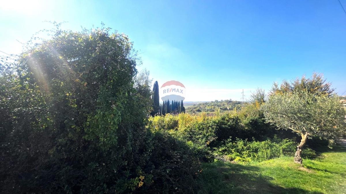 Stavbno zemljišče Buje, 903m2