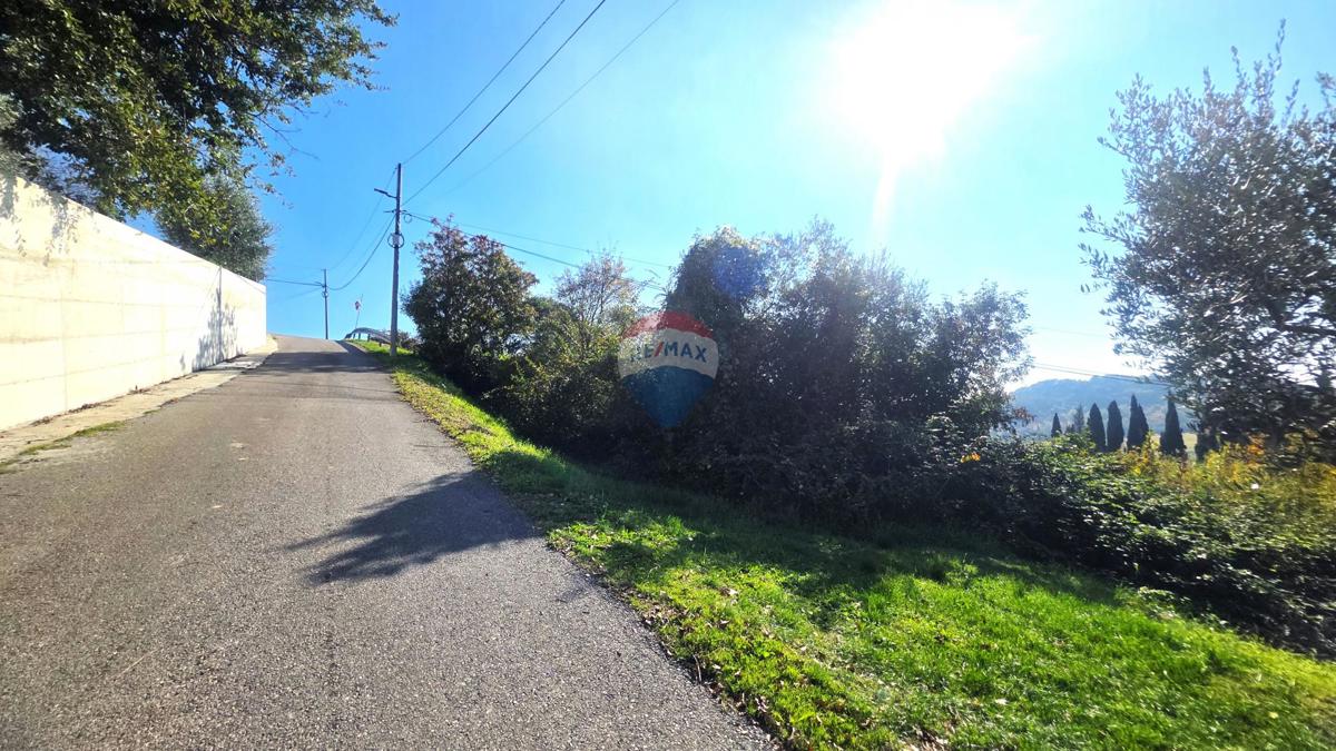 Stavbno zemljišče Buje, 903m2