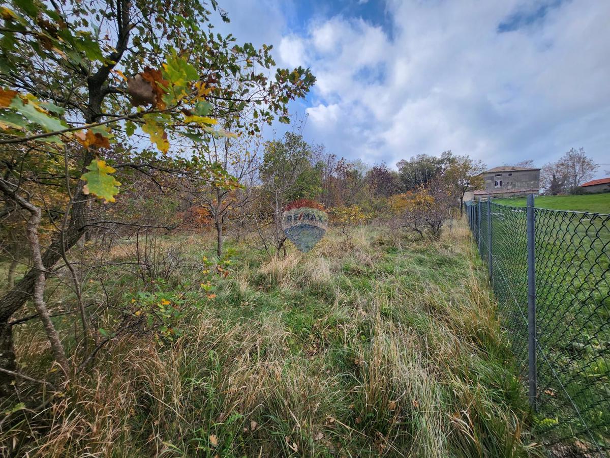 Stavbno zemljišče Stanica Roč, Buzet, 4.848m2
