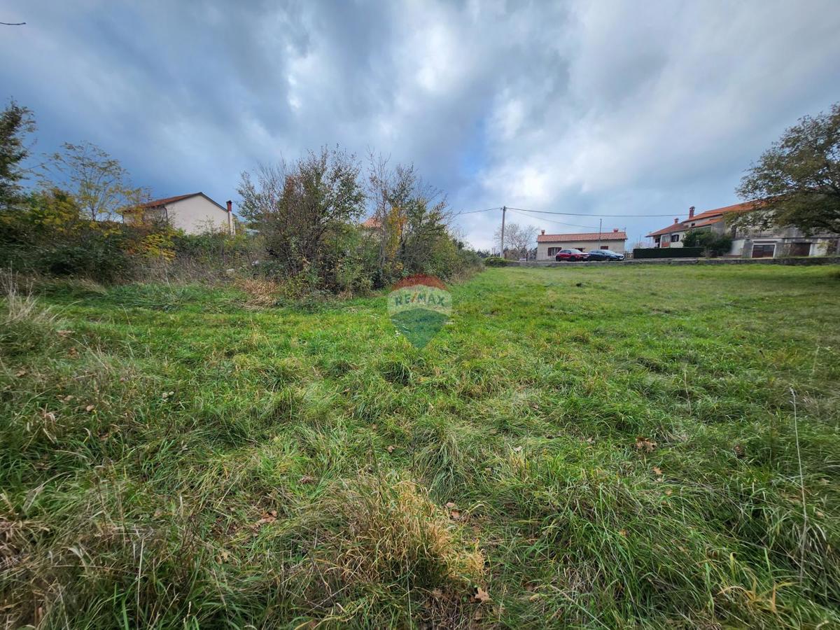 Stavbno zemljišče Stanica Roč, Buzet, 4.848m2