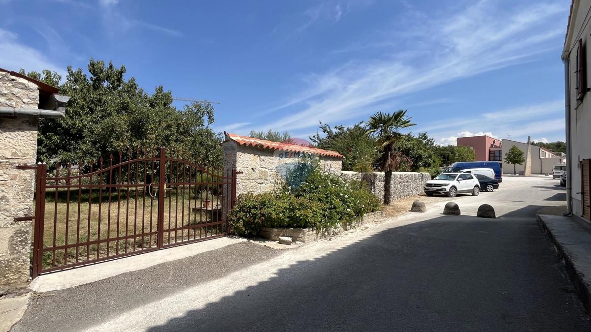 Stavbno zemljišče Višnjan, 638m2