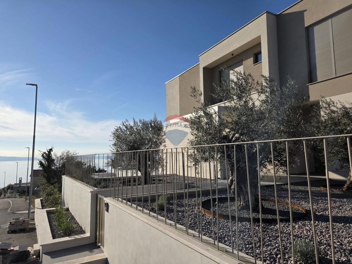 Stanovanje/Apartma Rožići, Kostrena, 305m2