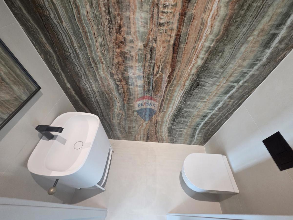 Stanovanje/Apartma Rožići, Kostrena, 305m2