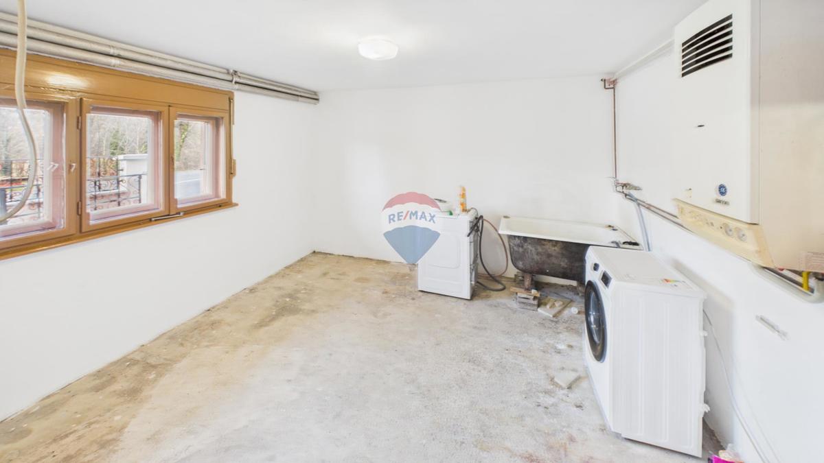 Hiša Radoboj, 650m2