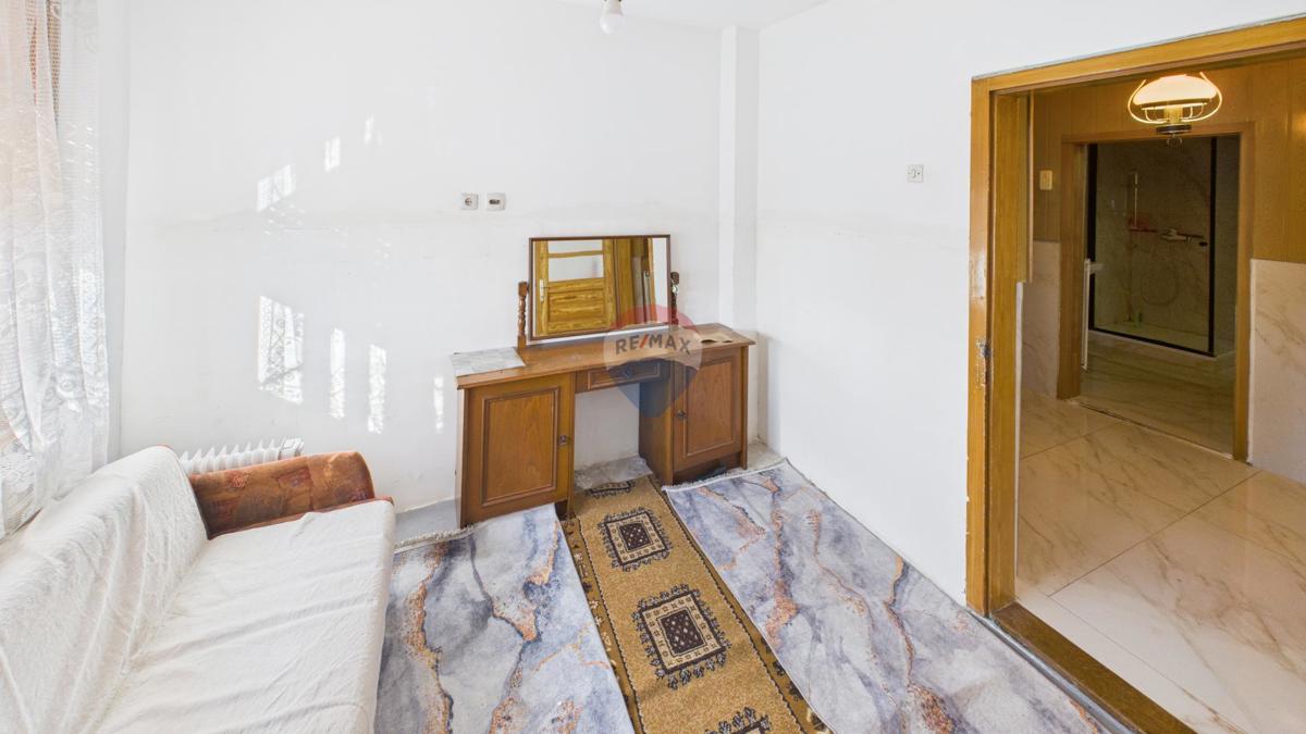 Hiša Radoboj, 650m2