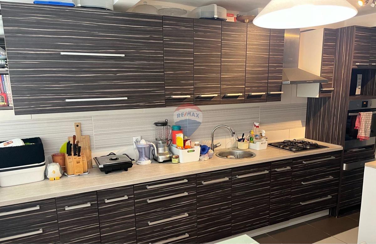 Stanovanje/Apartma Cvjetno naselje, Velika Gorica, 80m2