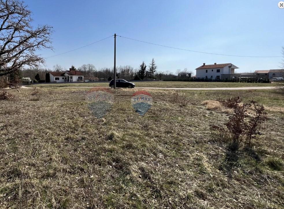 Stavbno zemljišče Žminj, 1.272m2