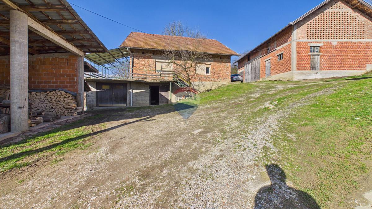 Hiša Bedenica, 1.320m2