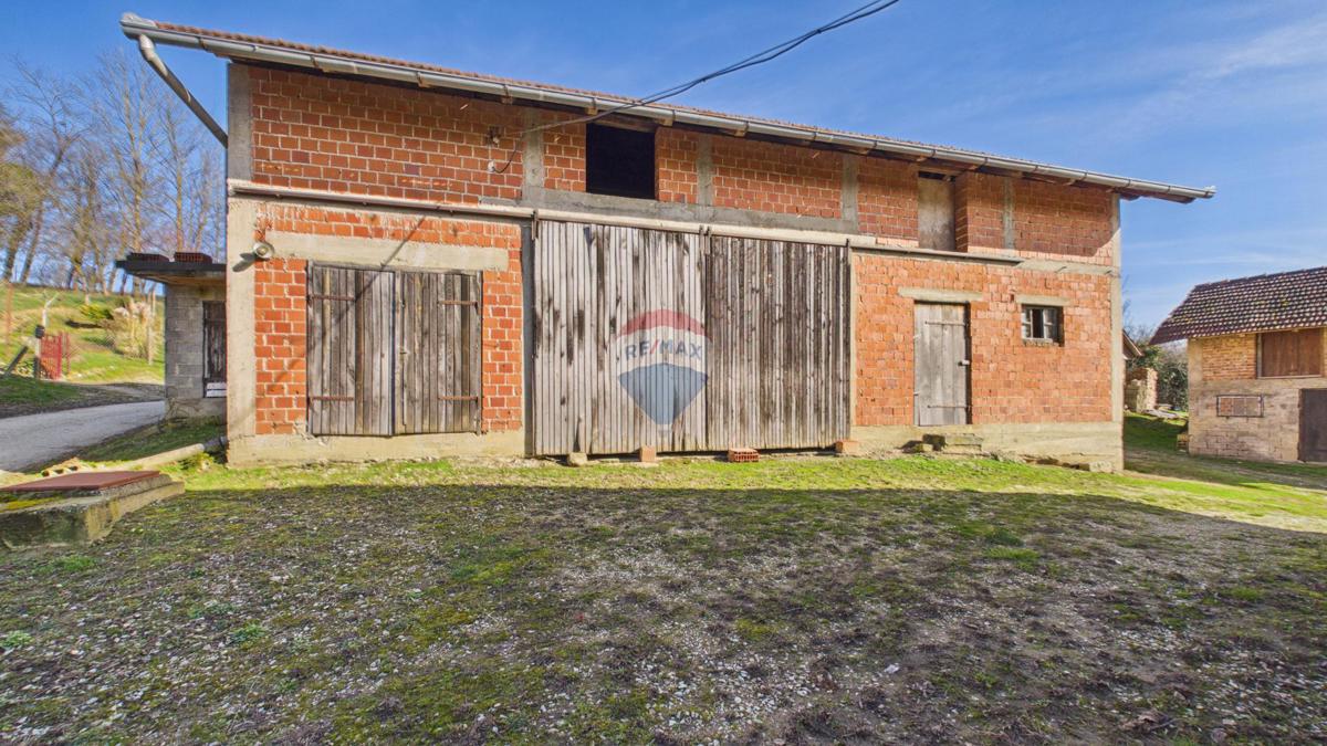 Hiša Bedenica, 1.320m2