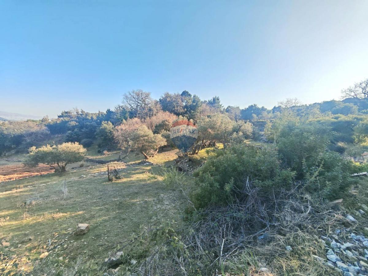 Stavbno zemljišče Palit, Rab, 1.815m2