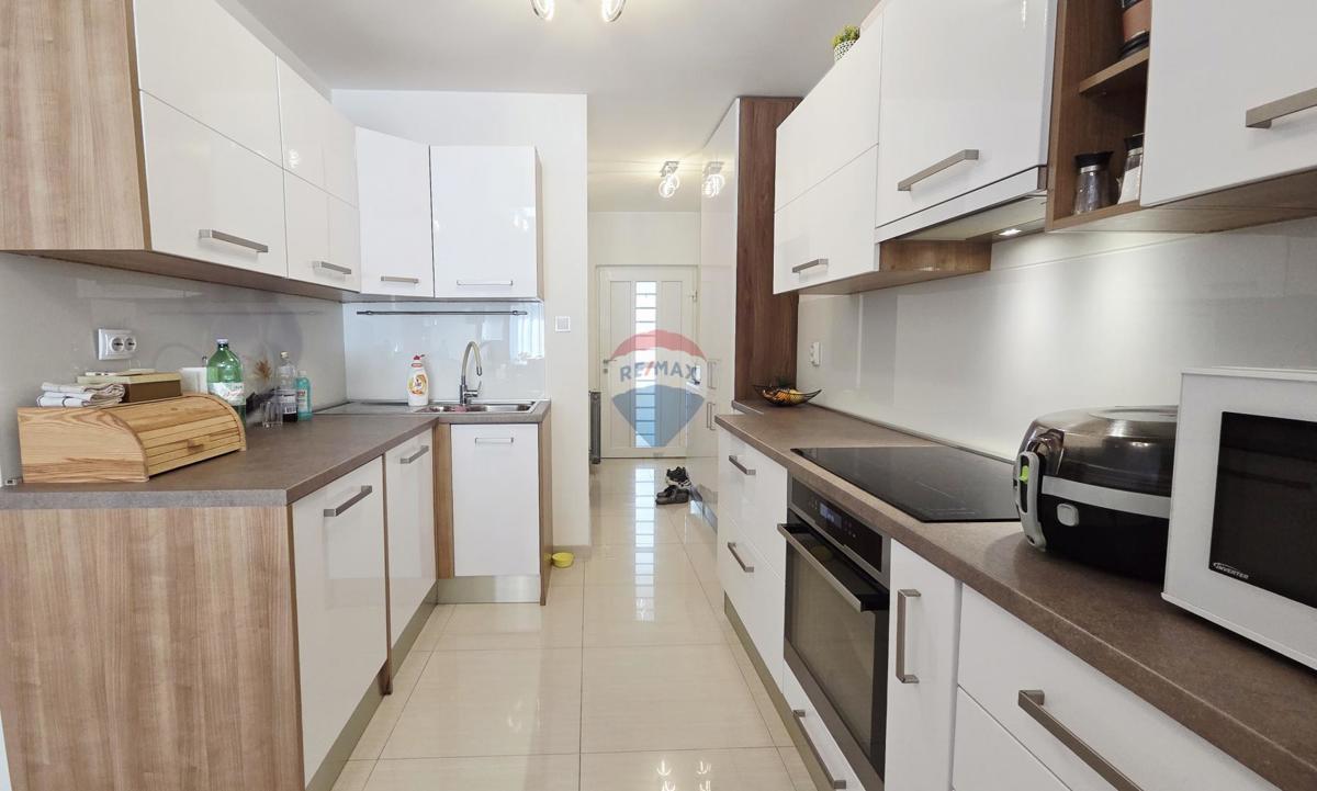 Hiša Rudeš, Trešnjevka - Sjever, 235m2