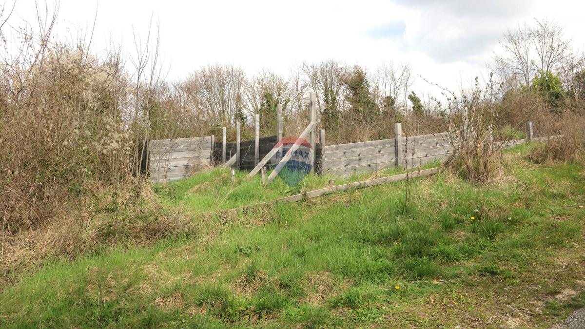 Stavbno zemljišče Tinjan, 1.291m2