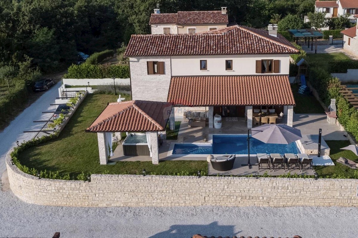 Hiša Višnjan, 210m2