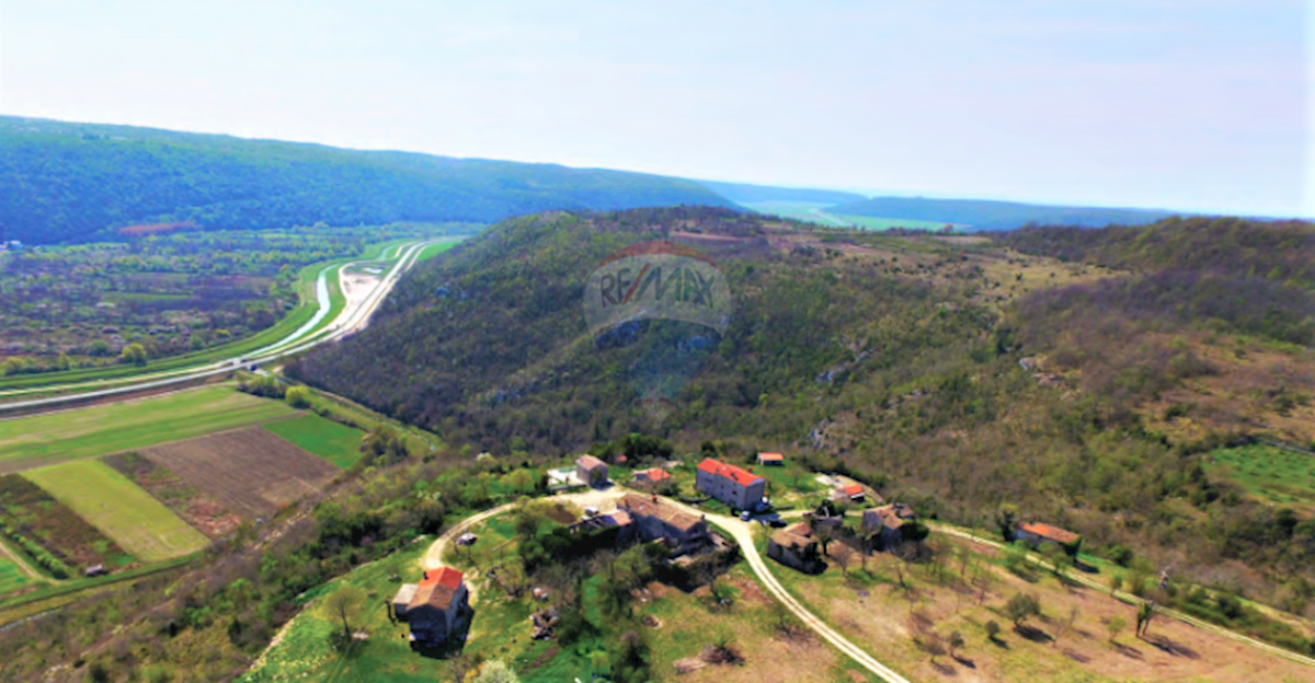 Grožnjan, 114.440m2