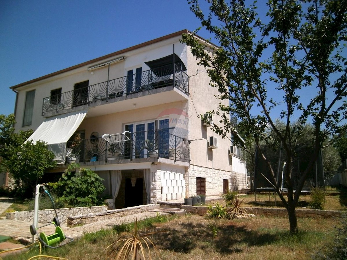 Barbariga, Vodnjan, 300m2