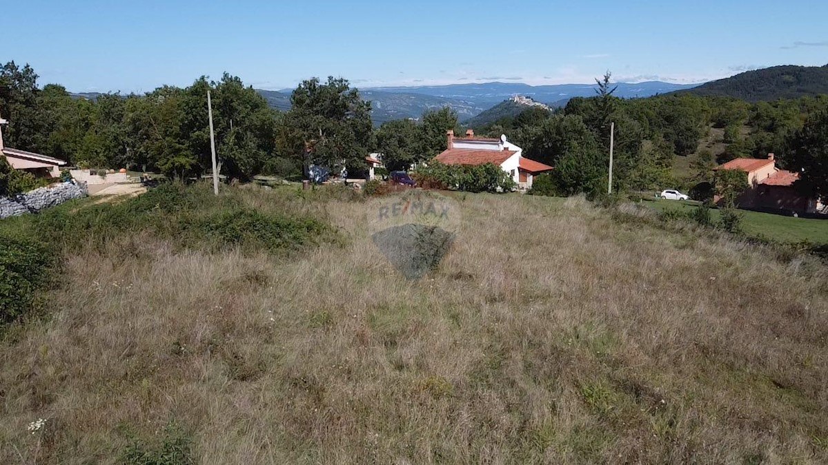 Stavbno zemljišče Rakotule, Karojba, 704m2