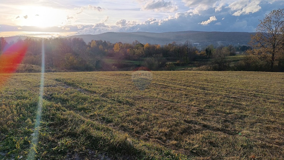 Stavbno zemljišče Tounj, 958m2