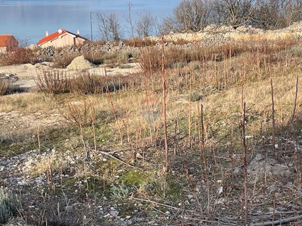 Otok Krk, Vrbnik, gradbeno zemljišče 1231 m2, pogled na morje