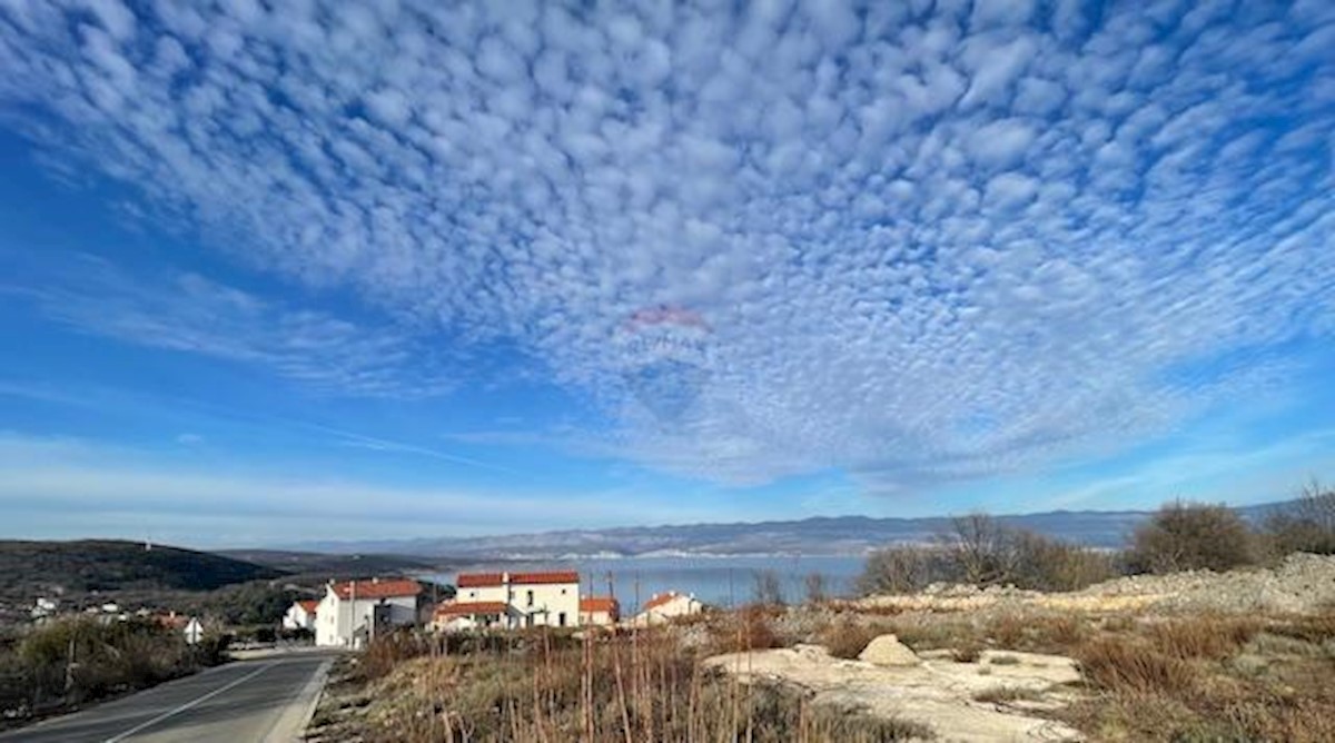 Otok Krk, Vrbnik, gradbeno zemljišče 1231 m2, pogled na morje