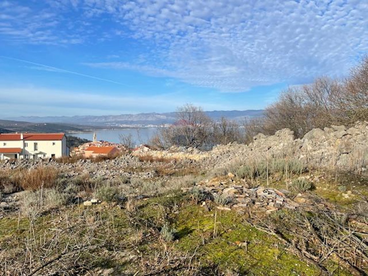 Otok Krk, Vrbnik, gradbeno zemljišče 1231 m2, pogled na morje