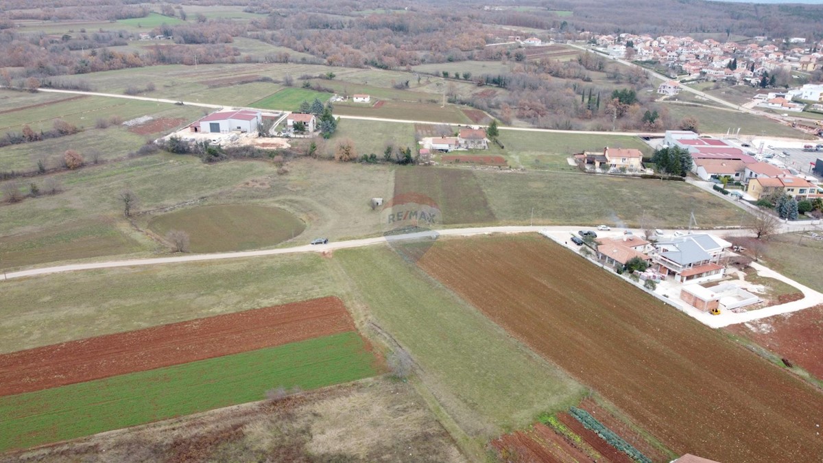 ISTRIA, ŽMINJ - Building plot 1043 m2 in the center!