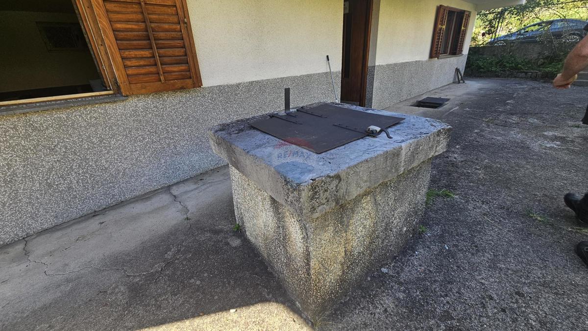 Hiša , Vrbovsko, 228m2