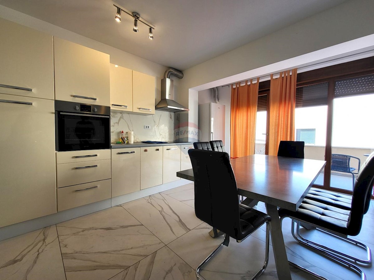 Stanovanje/Apartma Fažana, 135,41m2