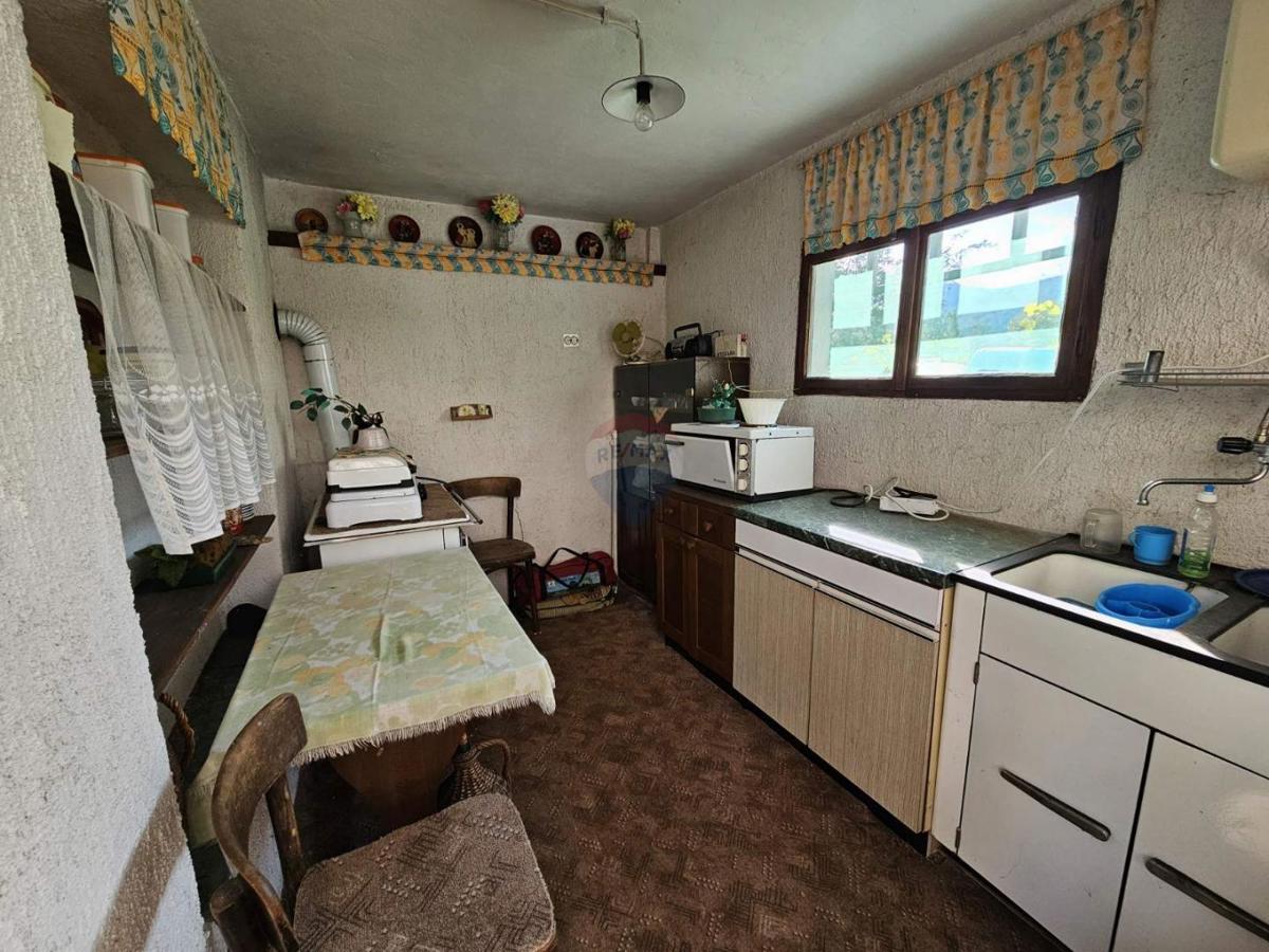 Hiša Vrbovsko, 360m2