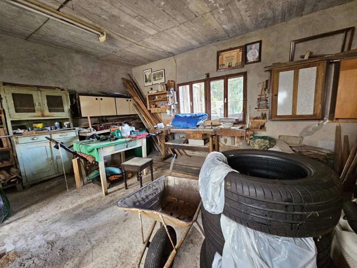 Hiša Vrbovsko, 360m2