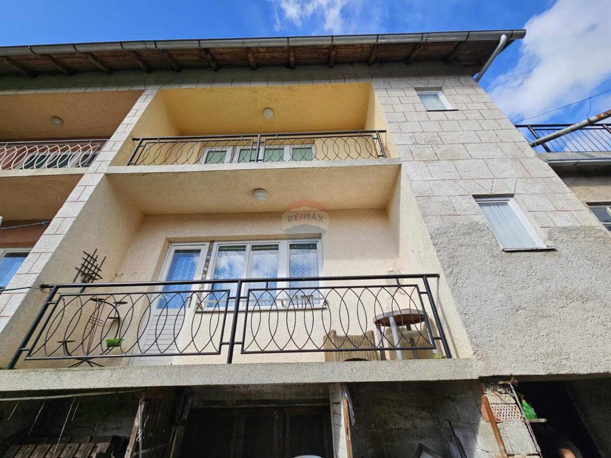 Hiša Vrbovsko, 360m2